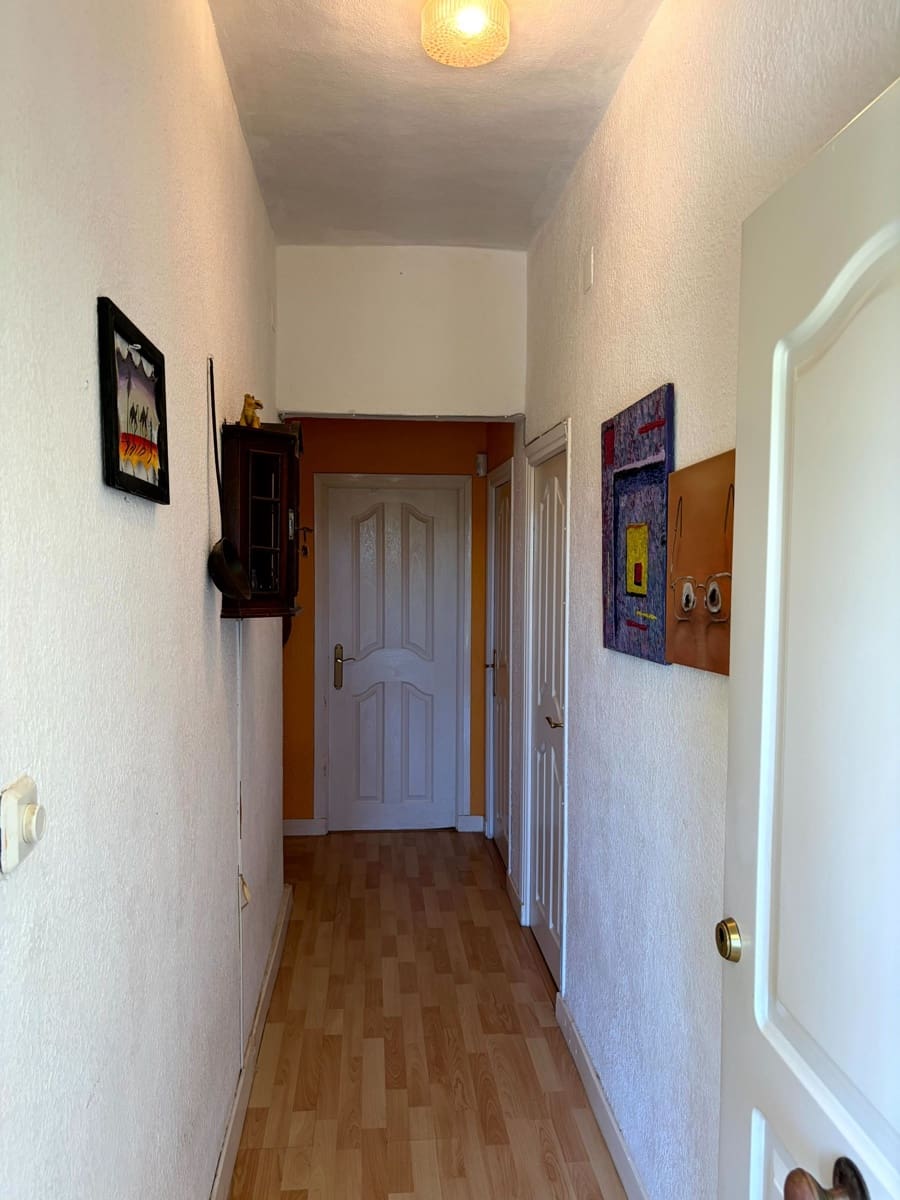 3 bedroom Villa for sale in Pedralba with pool garage - € 210,000 (Ref: 9711075)