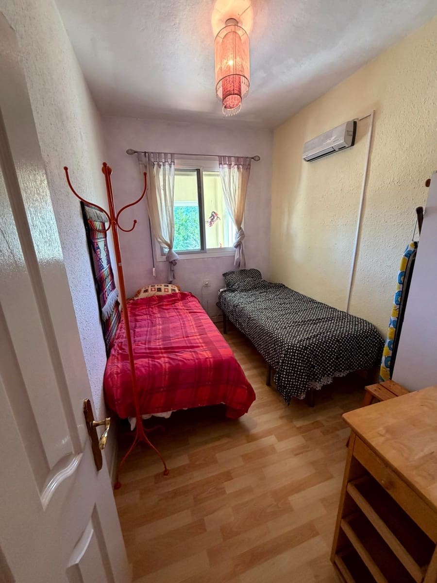 3 bedroom Villa for sale in Pedralba with pool garage - € 210,000 (Ref: 9711075)