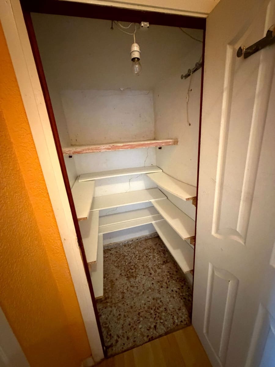 3 bedroom Villa for sale in Pedralba with pool garage - € 210,000 (Ref: 9711075)