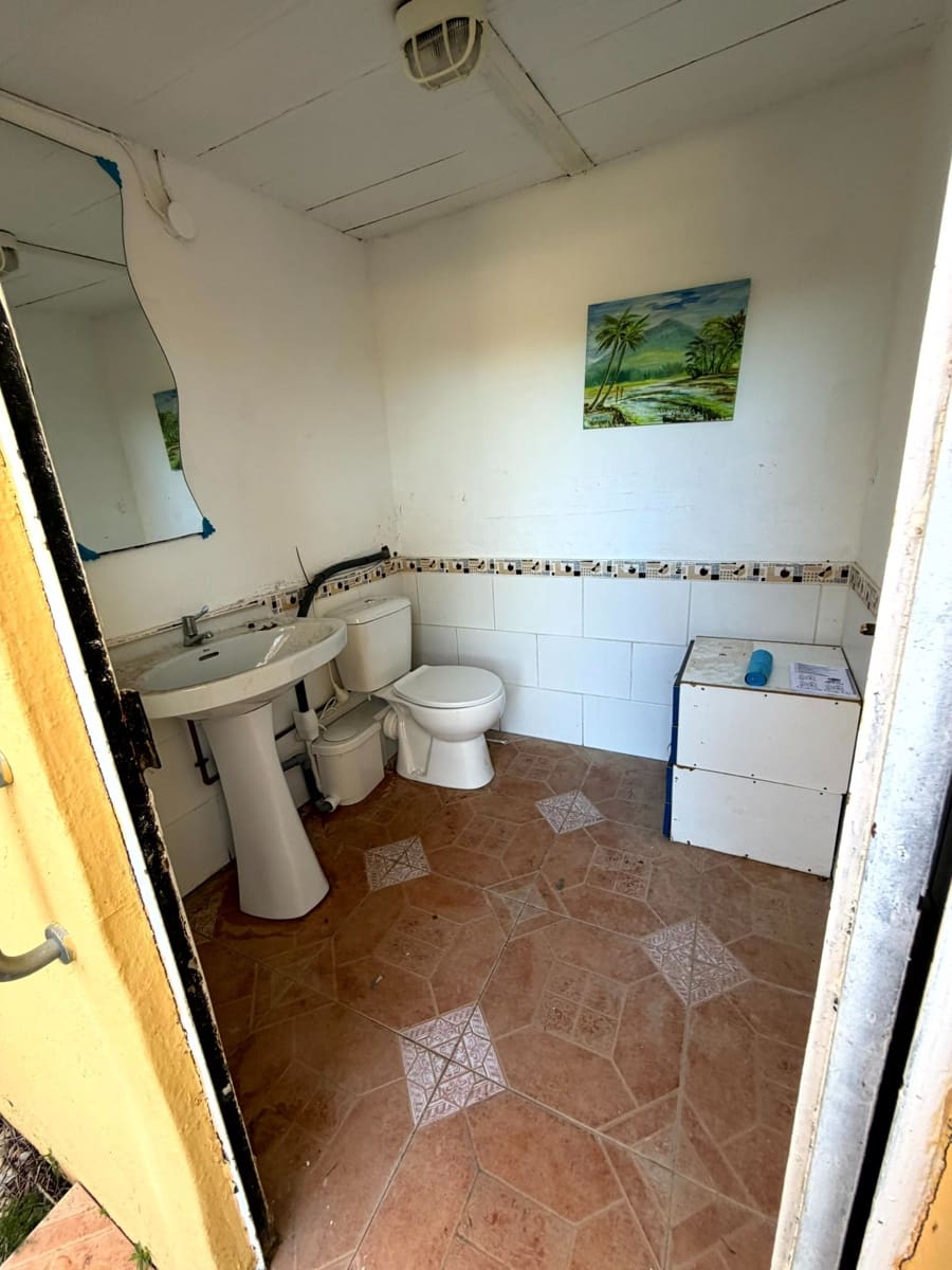 3 bedroom Villa for sale in Pedralba with pool garage - € 210,000 (Ref: 9711075)