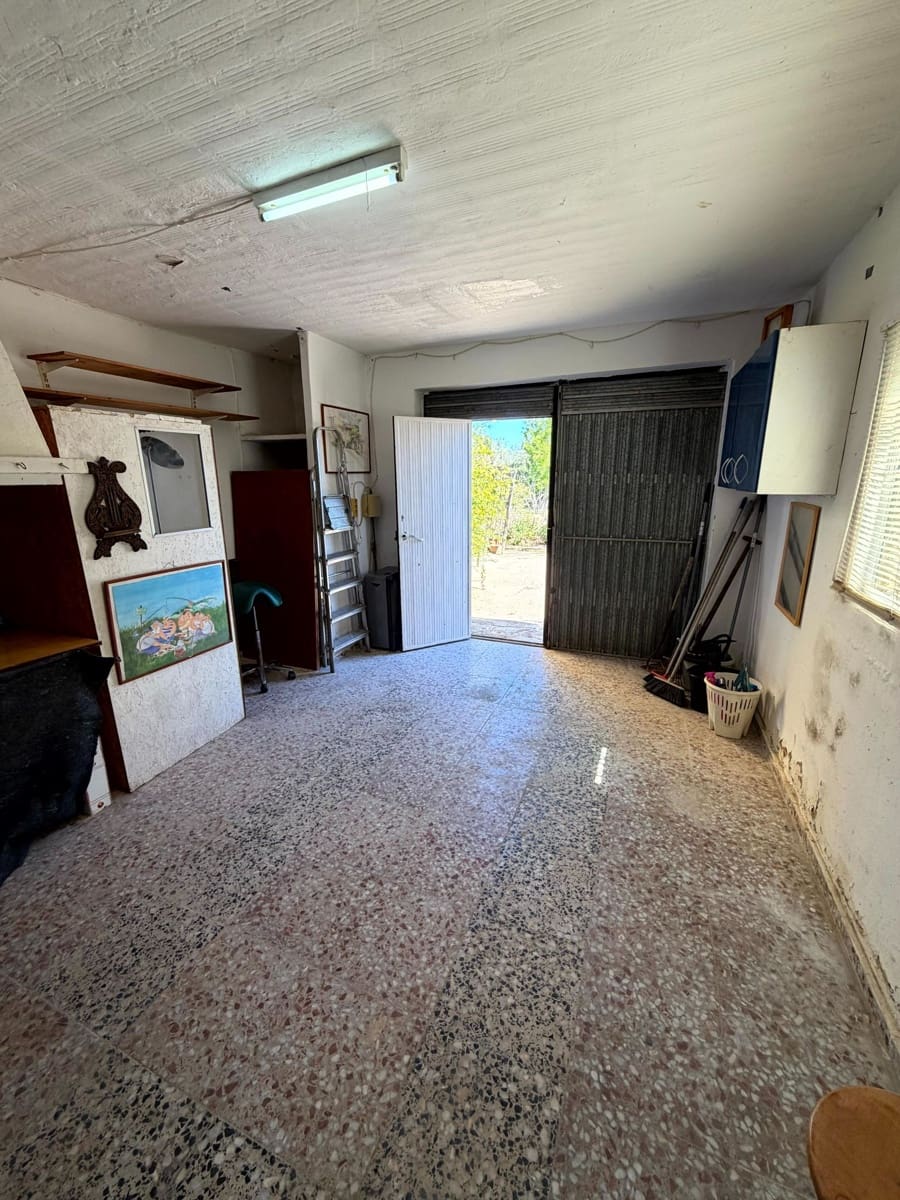 3 bedroom Villa for sale in Pedralba with pool garage - € 210,000 (Ref: 9711075)