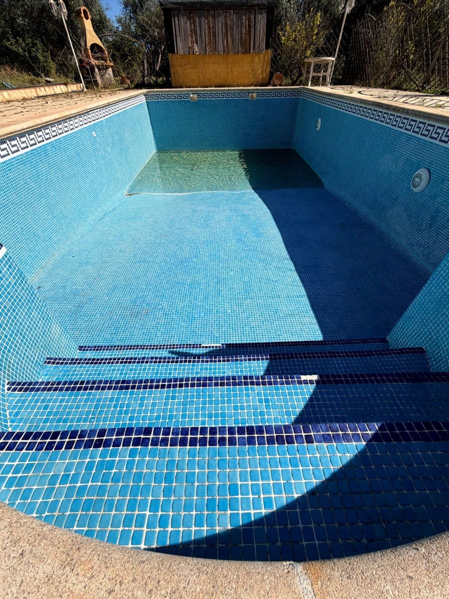 3 bedroom Villa for sale in Pedralba with pool garage - € 210,000 (Ref: 9711075)