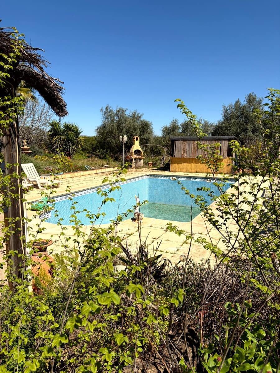 3 bedroom Villa for sale in Pedralba with pool garage - € 210,000 (Ref: 9711075)