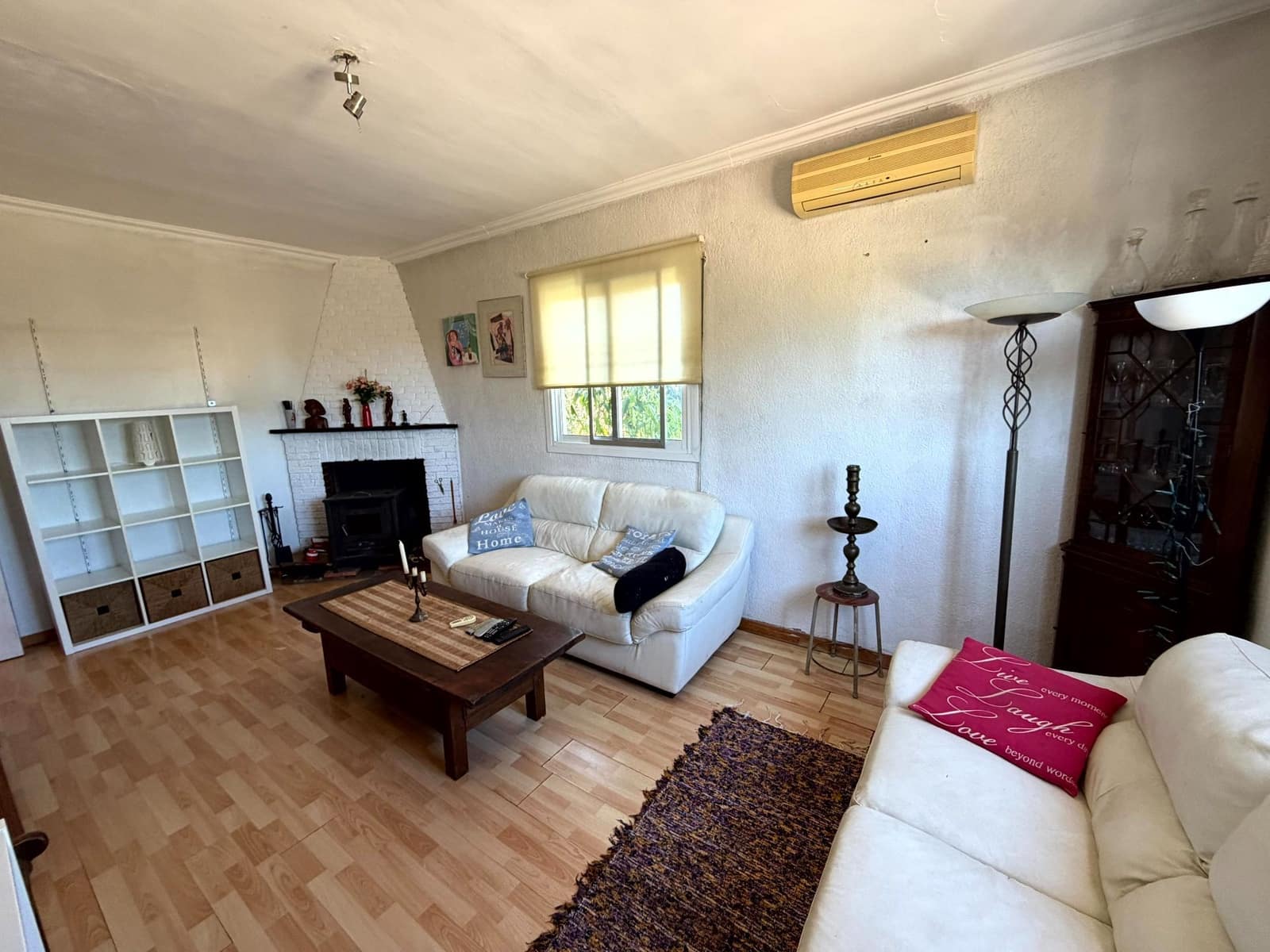 3 bedroom Villa for sale in Pedralba with pool garage - € 210,000 (Ref: 9711075)