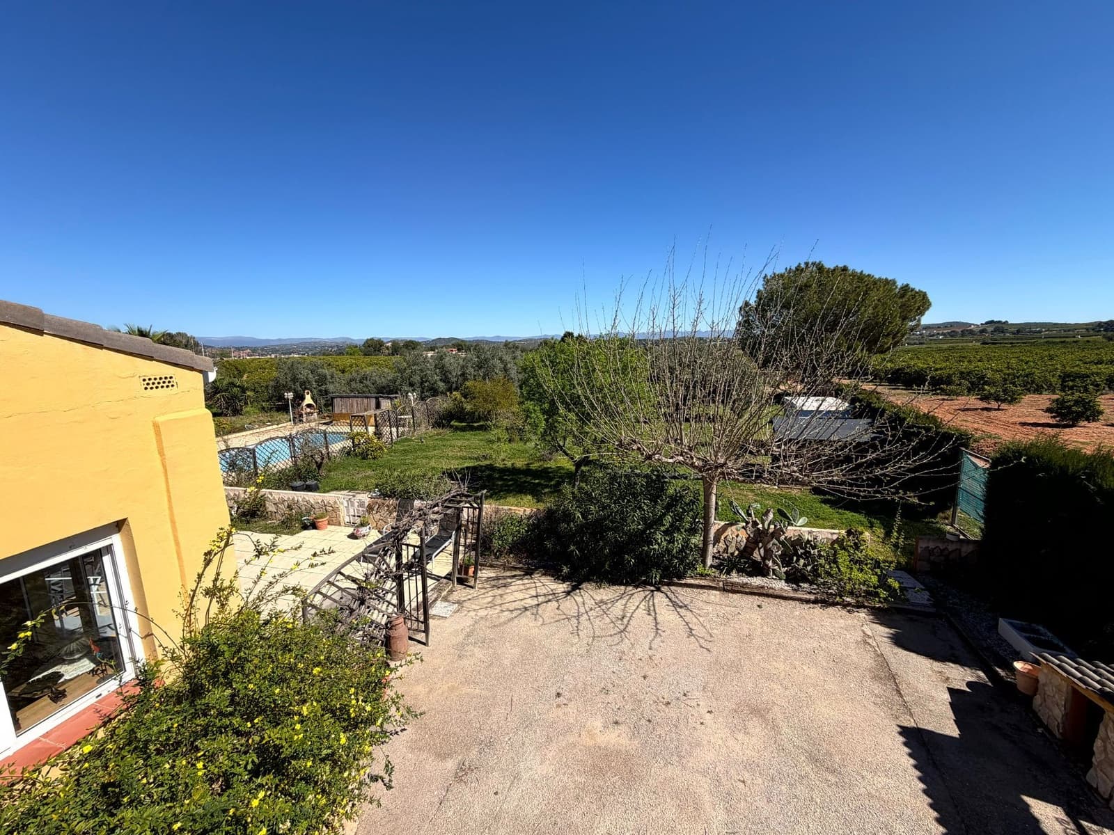 3 bedroom Villa for sale in Pedralba with pool garage - € 210,000 (Ref: 9711075)