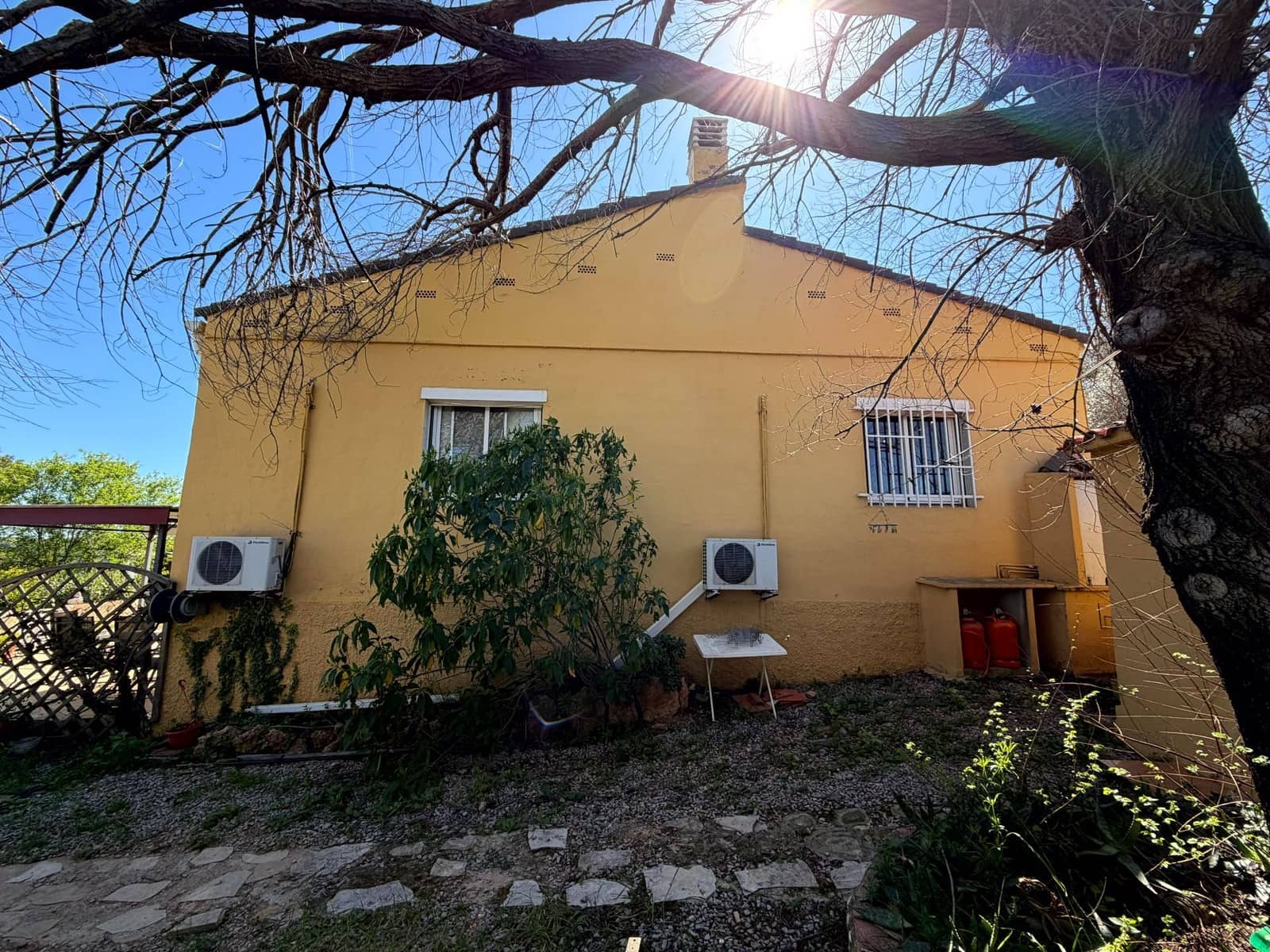 3 bedroom Villa for sale in Pedralba with pool garage - € 210,000 (Ref: 9711075)