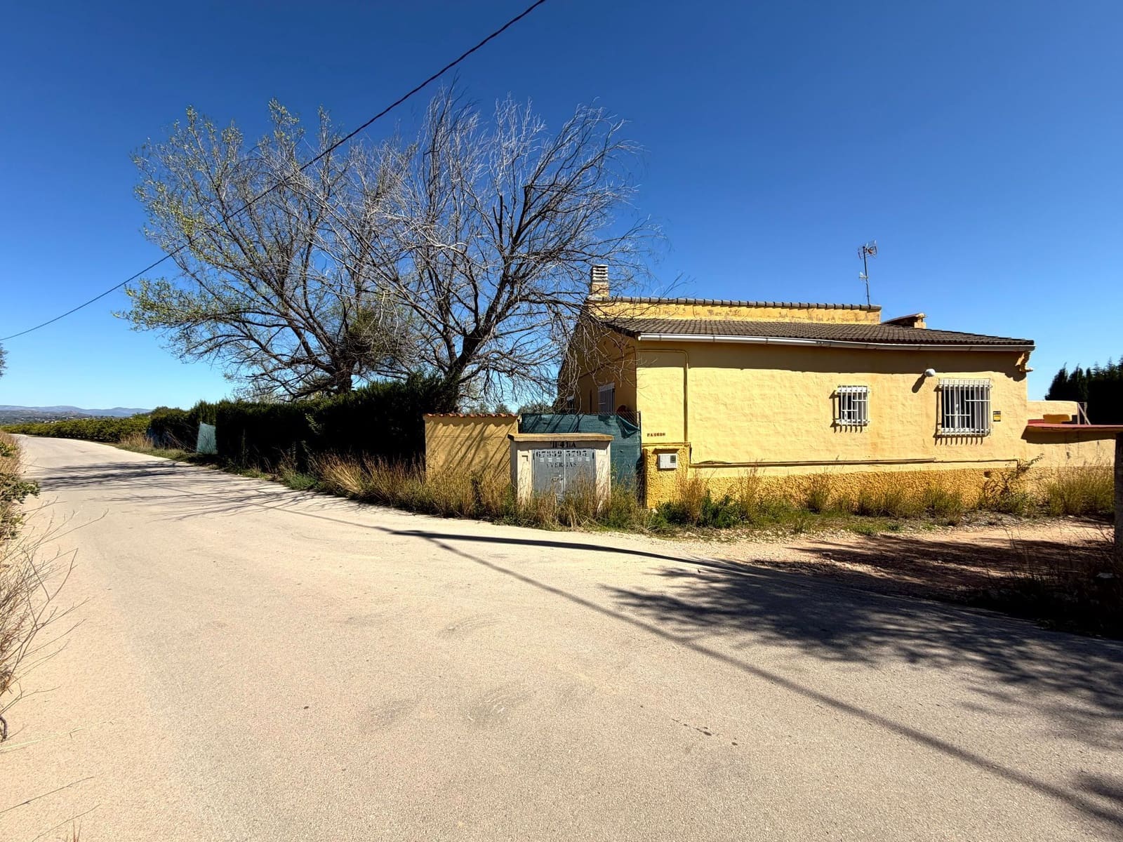 3 bedroom Villa for sale in Pedralba with pool garage - € 210,000 (Ref: 9711075)