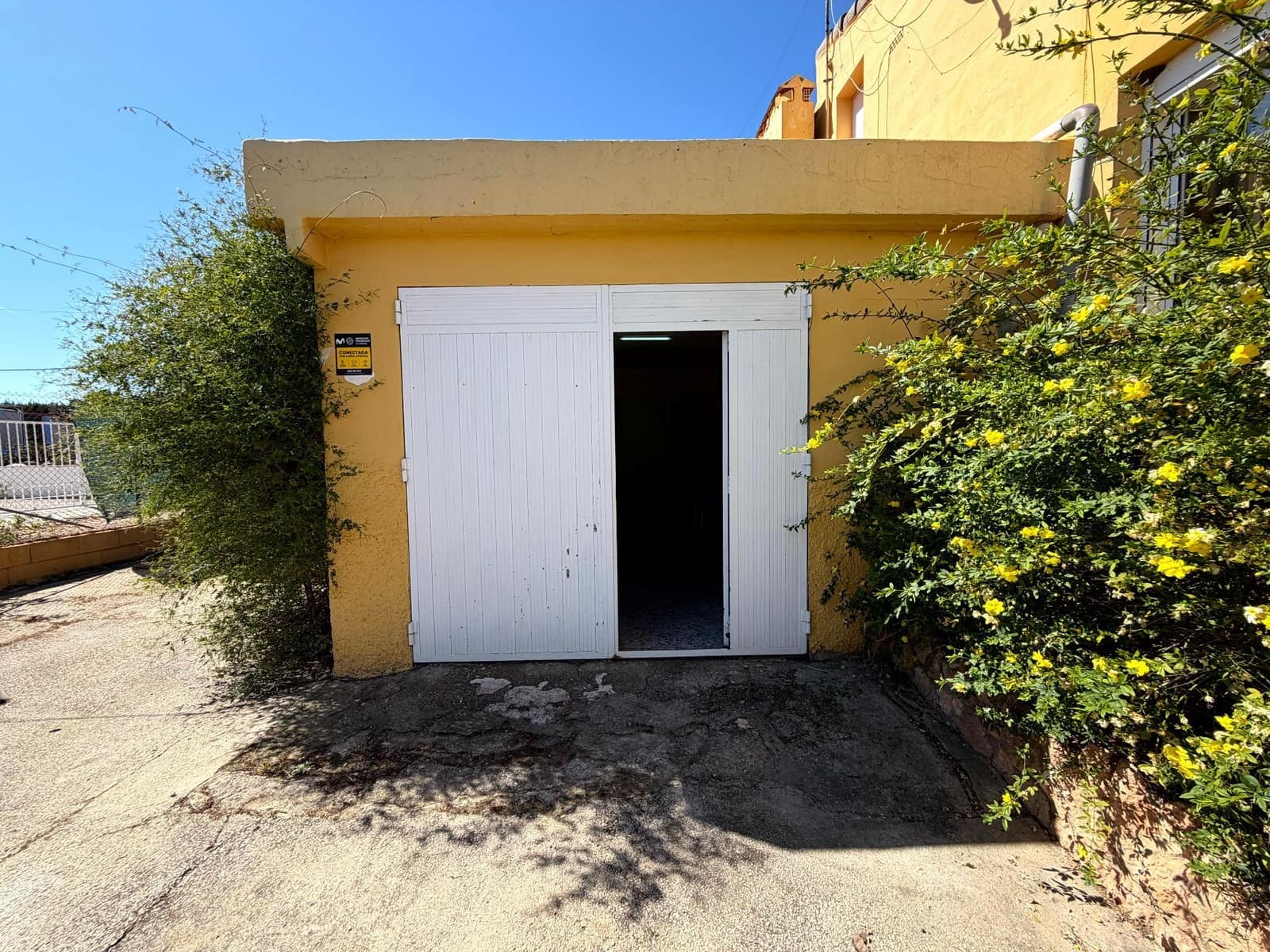 3 bedroom Villa for sale in Pedralba with pool garage - € 210,000 (Ref: 9711075)