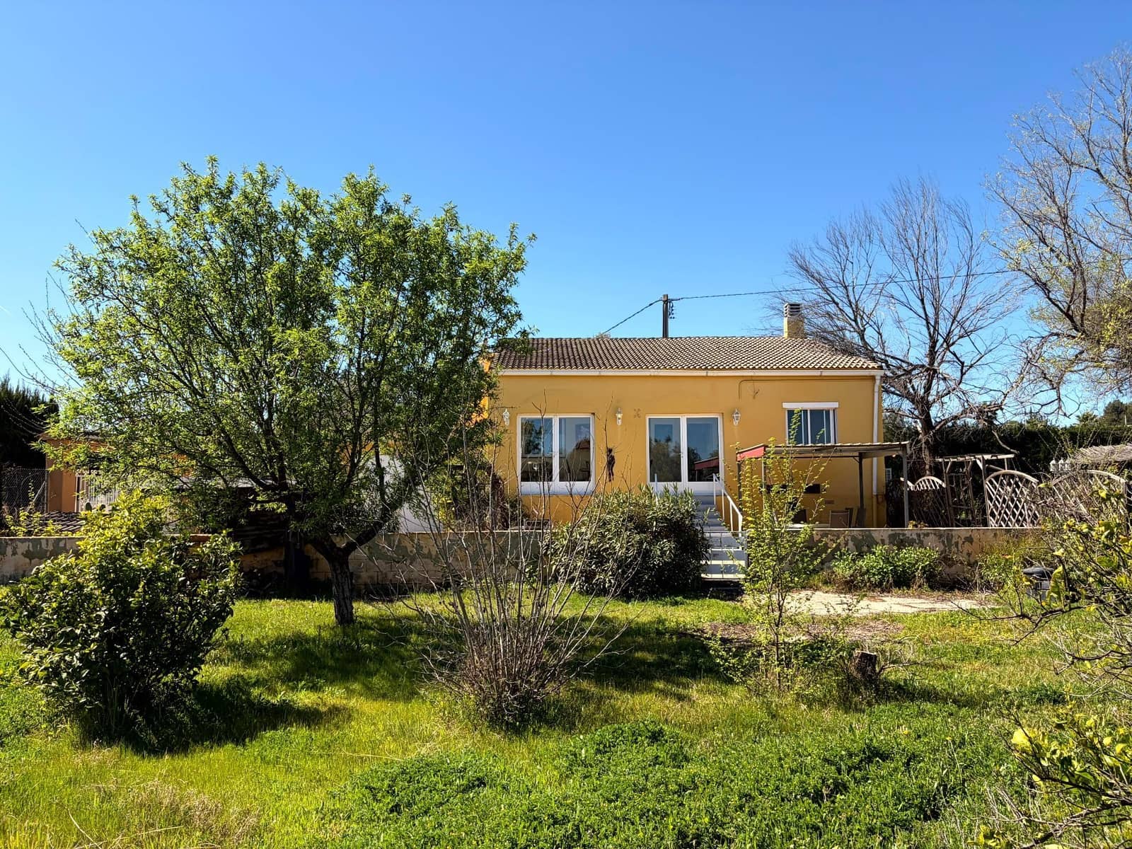 3 bedroom Villa for sale in Pedralba with pool garage - € 210,000 (Ref: 9711075)