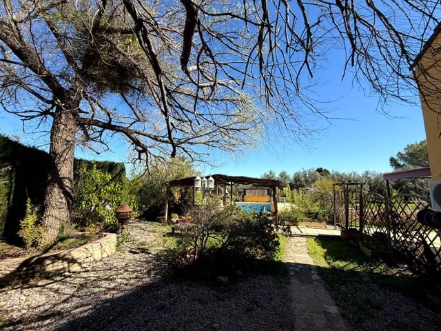 3 chambre Villa/Maison à vendre à Pedralba avec piscine garage - 210 000 € (Ref: 9711075)