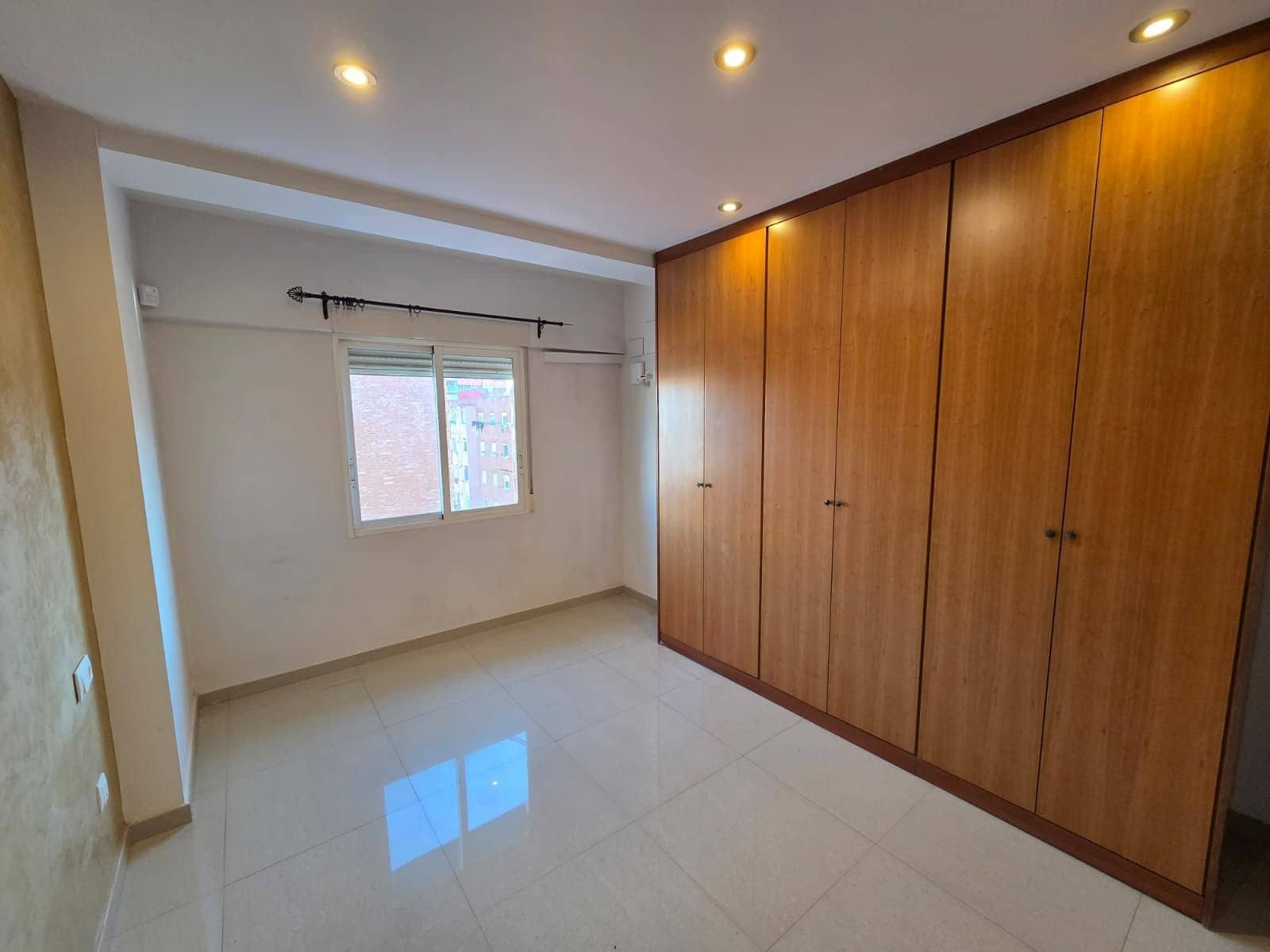 3 makuuhuone Asunto vuokrattavana paikassa Valencia kaupunki mukana 
autotalli - 1 100 € (Ref: 9784064)