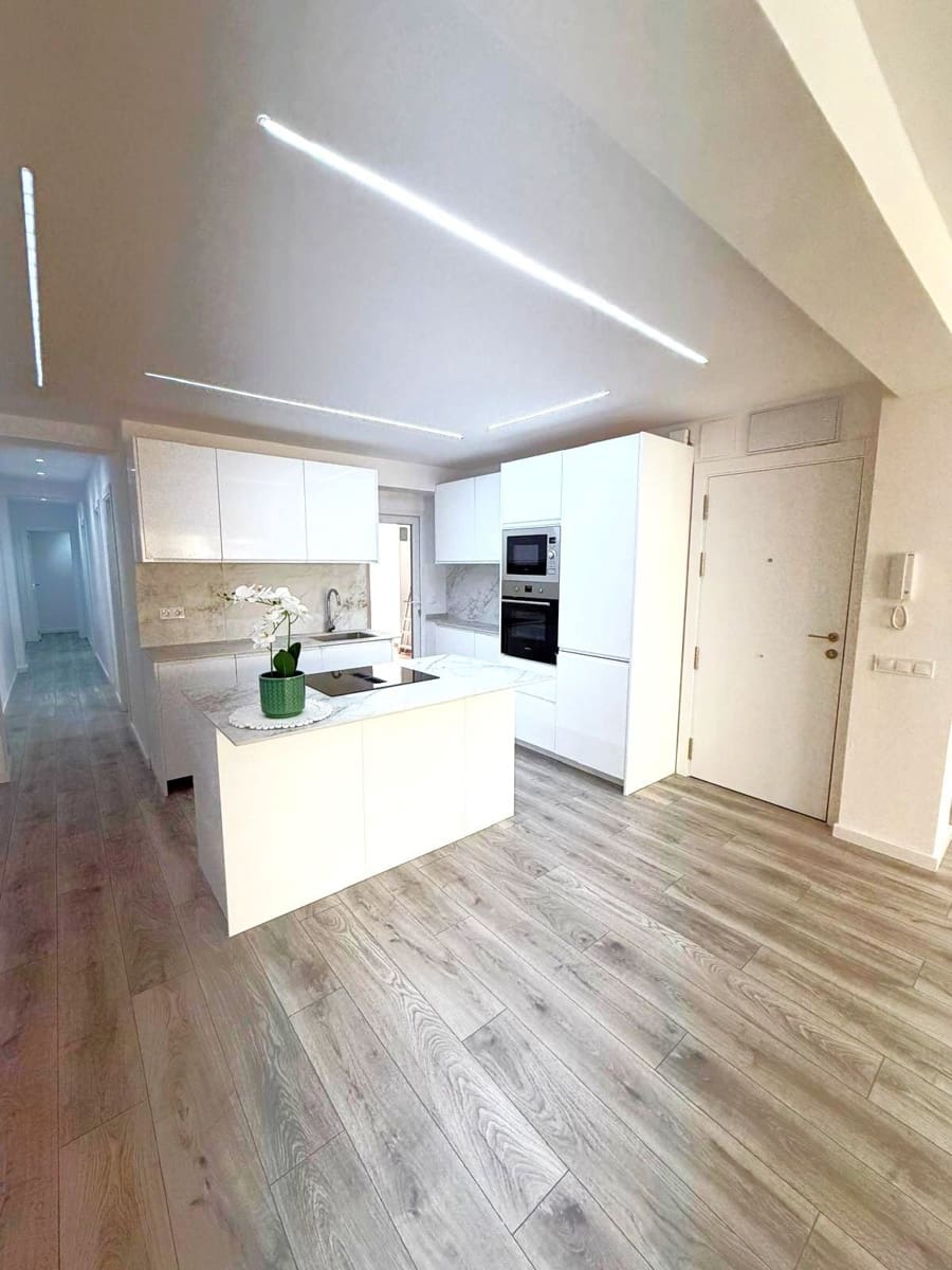 3 Zimmer Wohnung zu verkaufen in Valencia Stadt mit Garage - 398.000 € (Ref: 9806077)