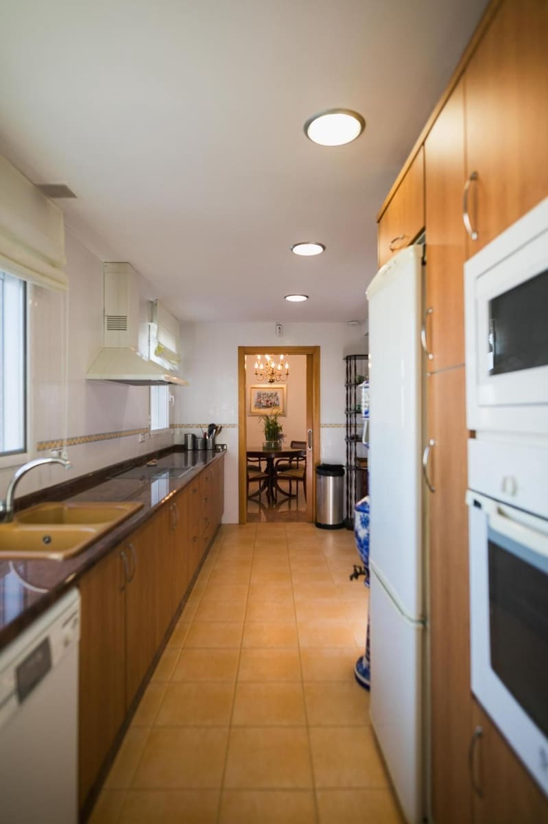 3 quarto Penthouse para arrendar em Sagunto / Sagunt com garagem - 1 600 € (Ref: 9902789)