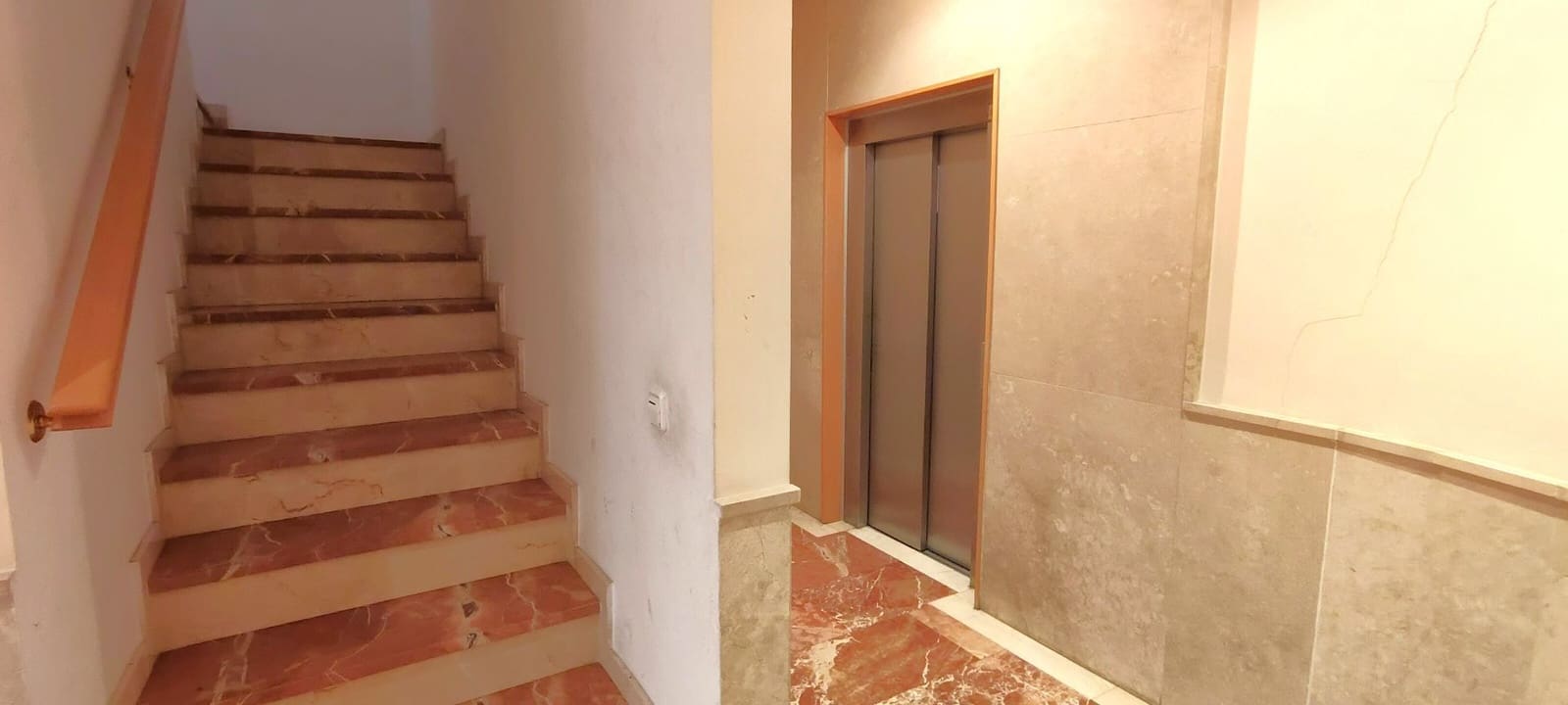 3 quarto Penthouse para arrendar em Sagunto / Sagunt com garagem - 1 600 € (Ref: 9902789)