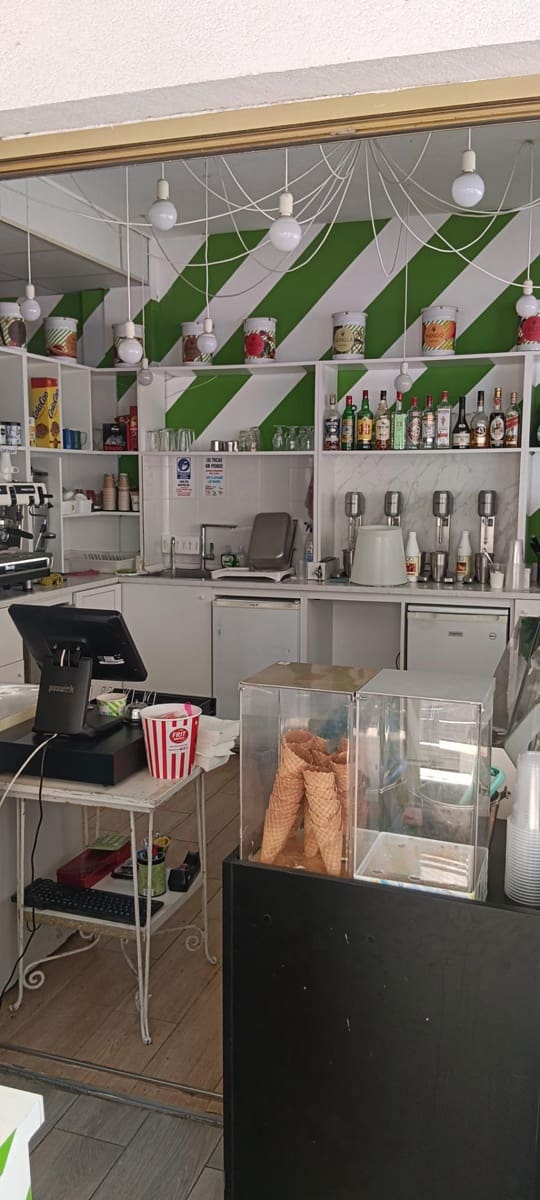 Komercyjne do wynajęcia w Alcudia z garażem - 3 400 € (Ref: 10028894)