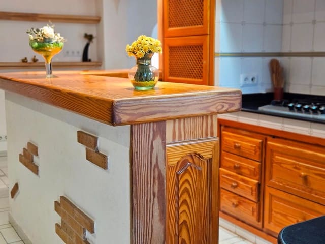 5 bedroom Villa for sale in Campanet with pool garage - € 850,000 (Ref: 9352089)