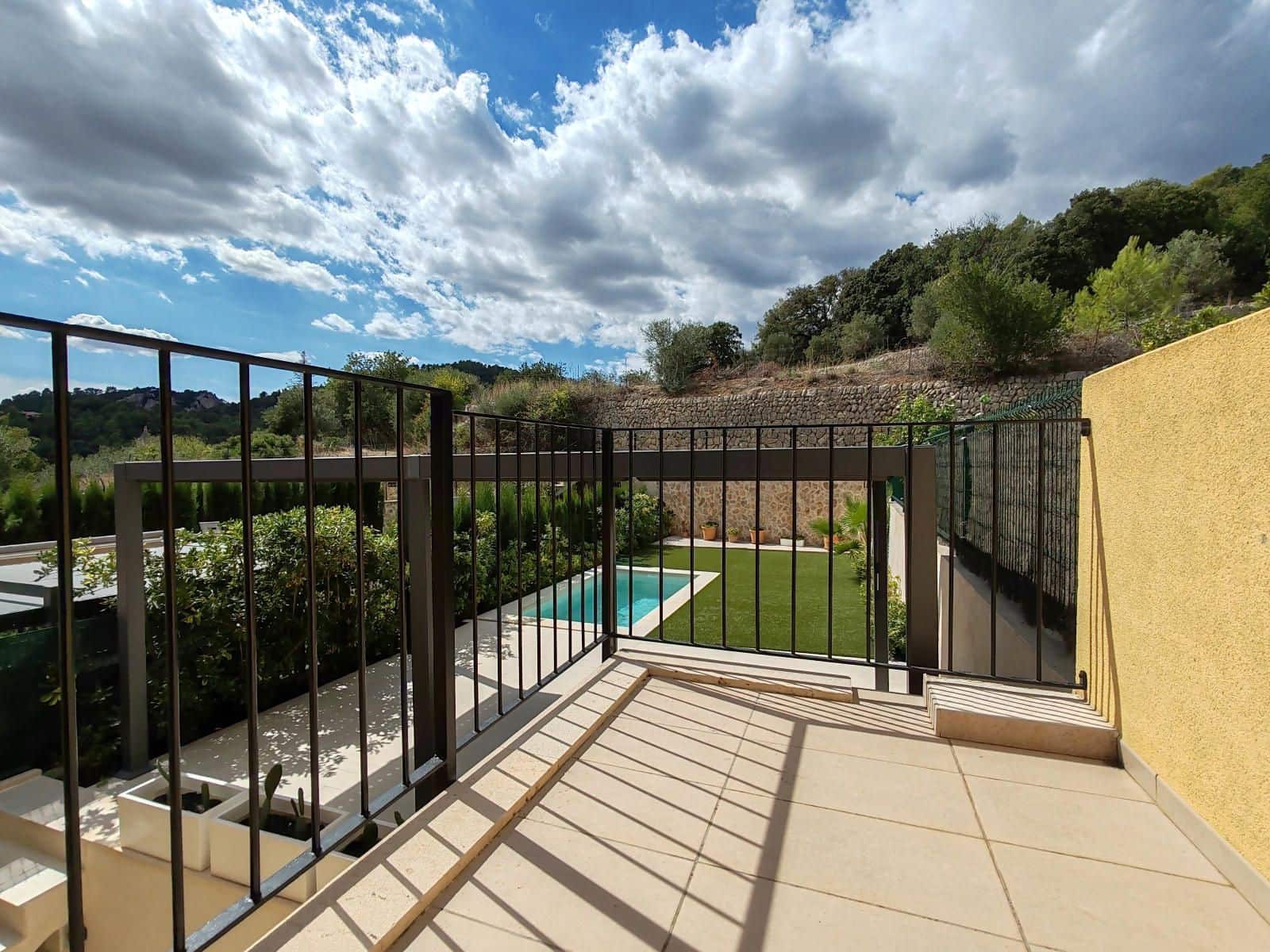 4 soveværelse Rækkehus til salg i Mancor de la Vall med swimmingpool garage - € 879.999 (Ref: 9352091)