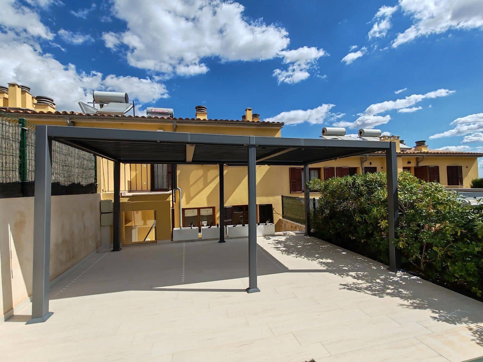 4 soverom Rekkehus til salgs i Mancor de la Vall med svømmebasseng garasje - € 879 999 (Ref: 9352091)