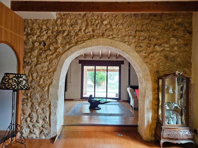 7 sypialnia Willa na sprzedaż w Lloret de Vista Alegre z basenem - 3 800 000 € (Ref: 9352092)