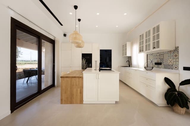 4 soverom Villa til salgs i Campos med svømmebasseng garasje - € 2 250 000 (Ref: 9353590)