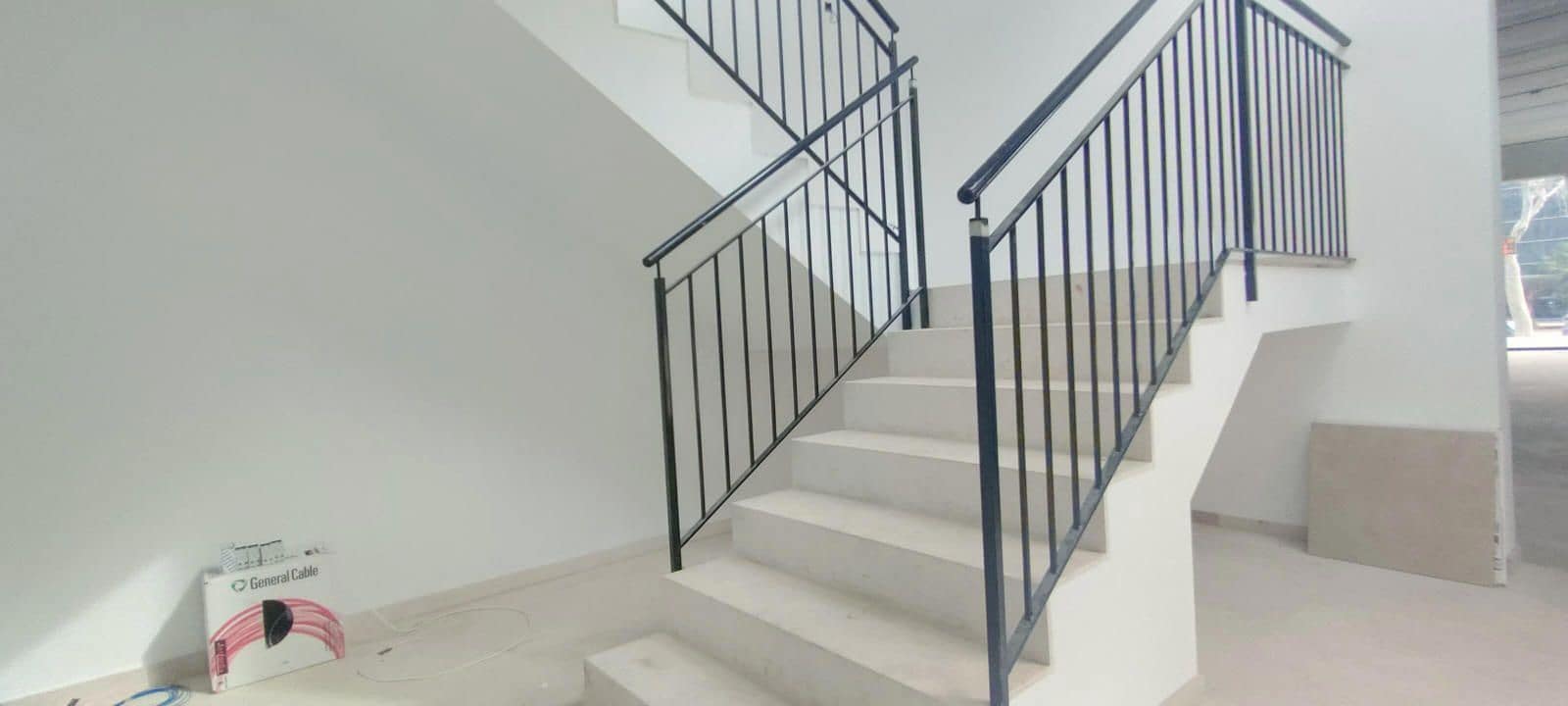 Yritys myytävänä paikassa Poblacion de Arroyo - 6 000 € (Ref: 9353592)