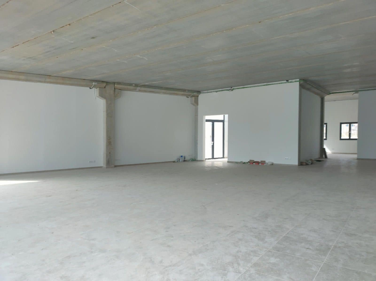 Yritys myytävänä paikassa Poblacion de Arroyo - 6 000 € (Ref: 9353592)