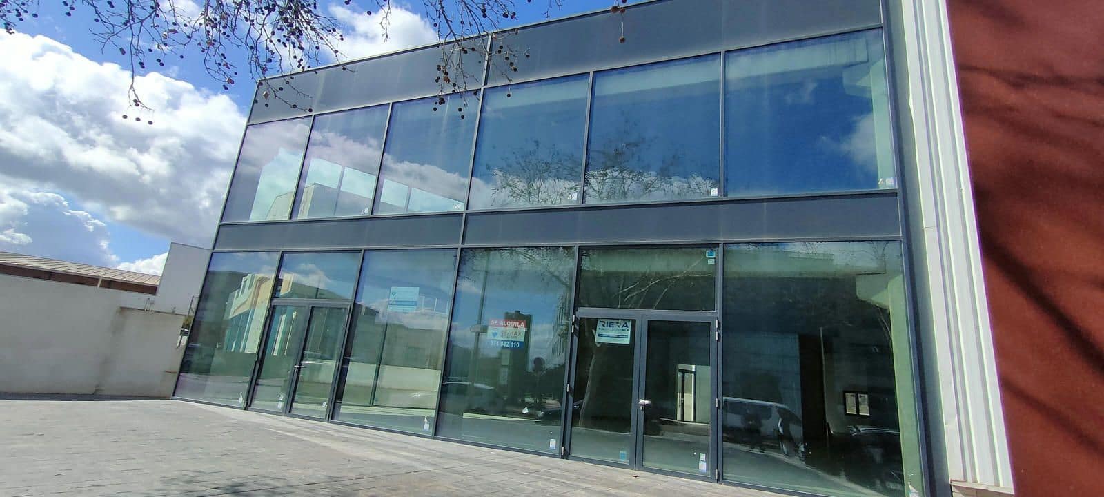 Yritys myytävänä paikassa Poblacion de Arroyo - 6 000 € (Ref: 9353592)