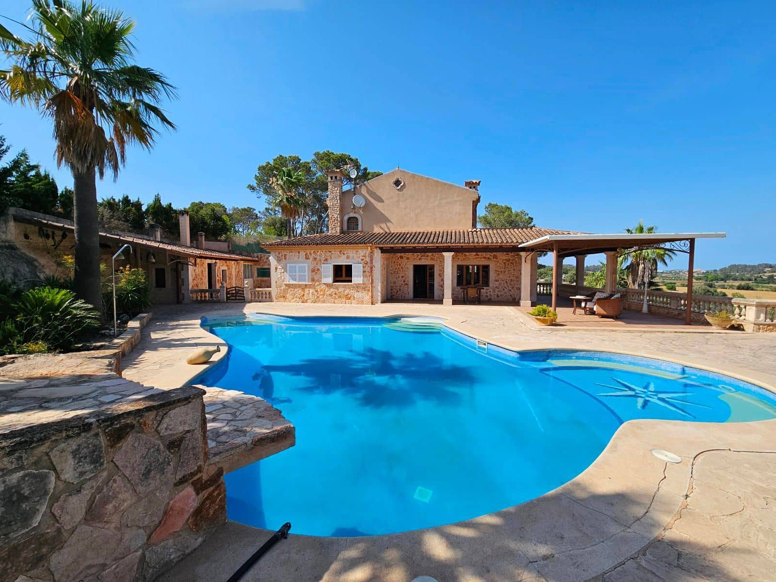 6 bedroom Villa for sale in Lloret de Vista Alegre with pool garage - € 1,890,000 (Ref: 9355816)