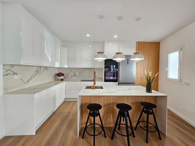 4 soveværelse Byhus til salg i María de la Salud / María de la Salut med garage - € 545.000 (Ref: 9355818)