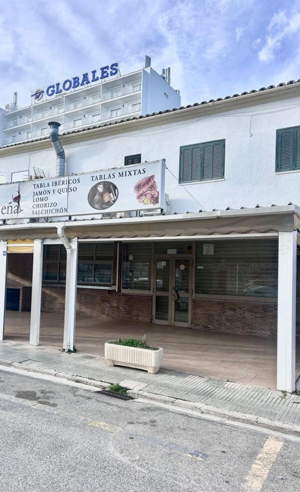 Kaupallinen myytävänä paikassa Puerto de Alcudia - 497 000 € (Ref: 9359551)