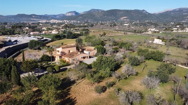 4 bedroom Villa for sale in Inca with garage - € 875,000 (Ref: 9359556)