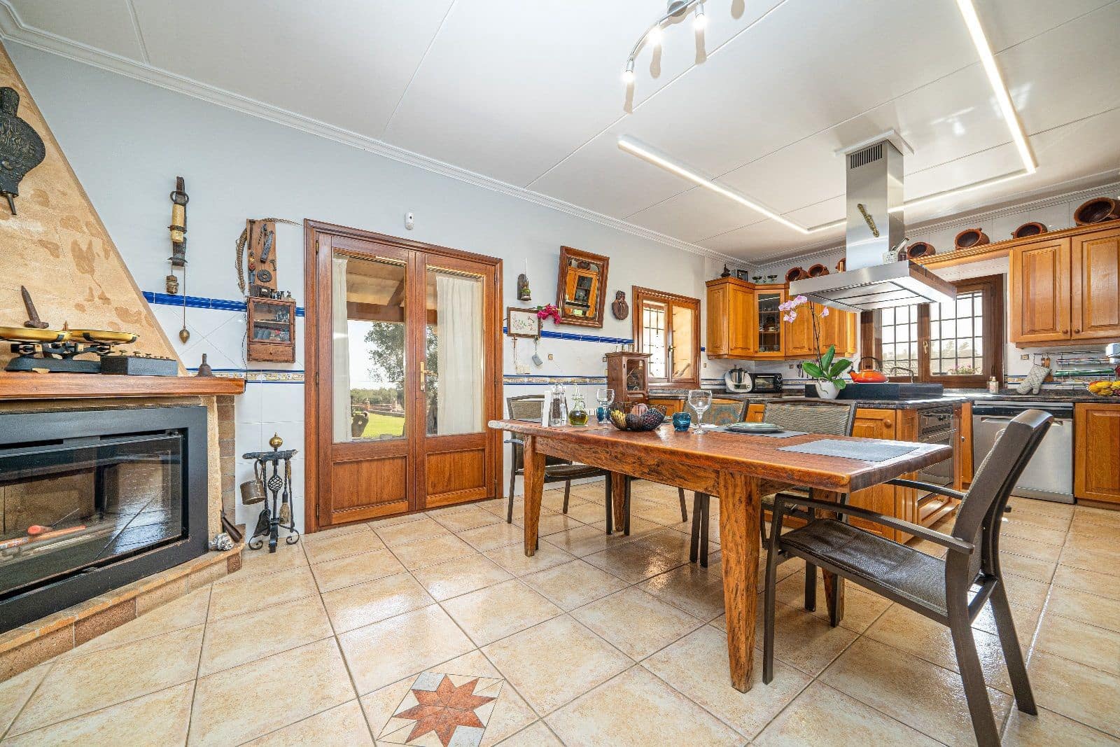 4 soveværelse Villa til salg i Ca'n Picafort med swimmingpool garage - € 1.999.900 (Ref: 9359561)