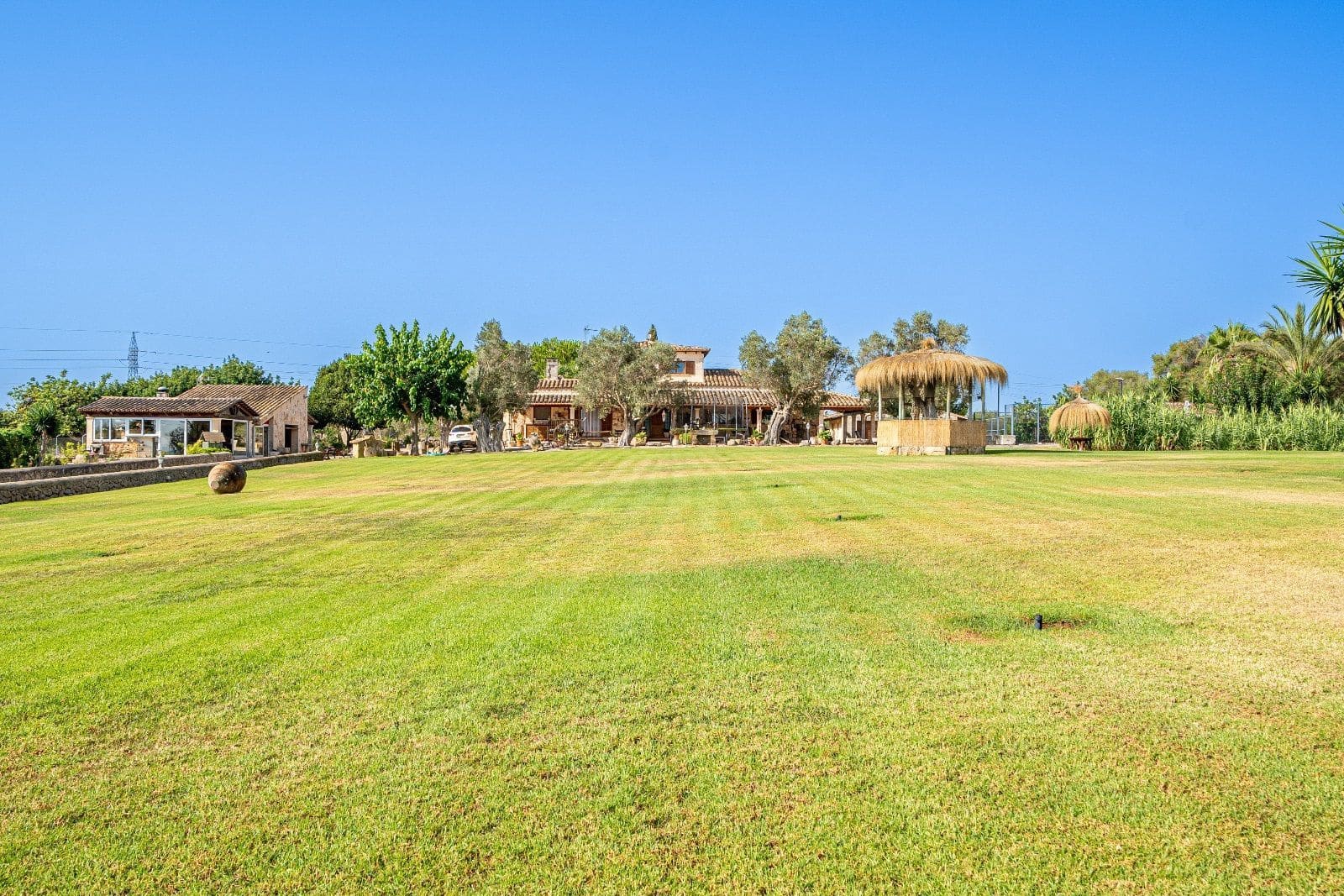 4 soveværelse Villa til salg i Ca'n Picafort med swimmingpool garage - € 1.999.900 (Ref: 9359561)