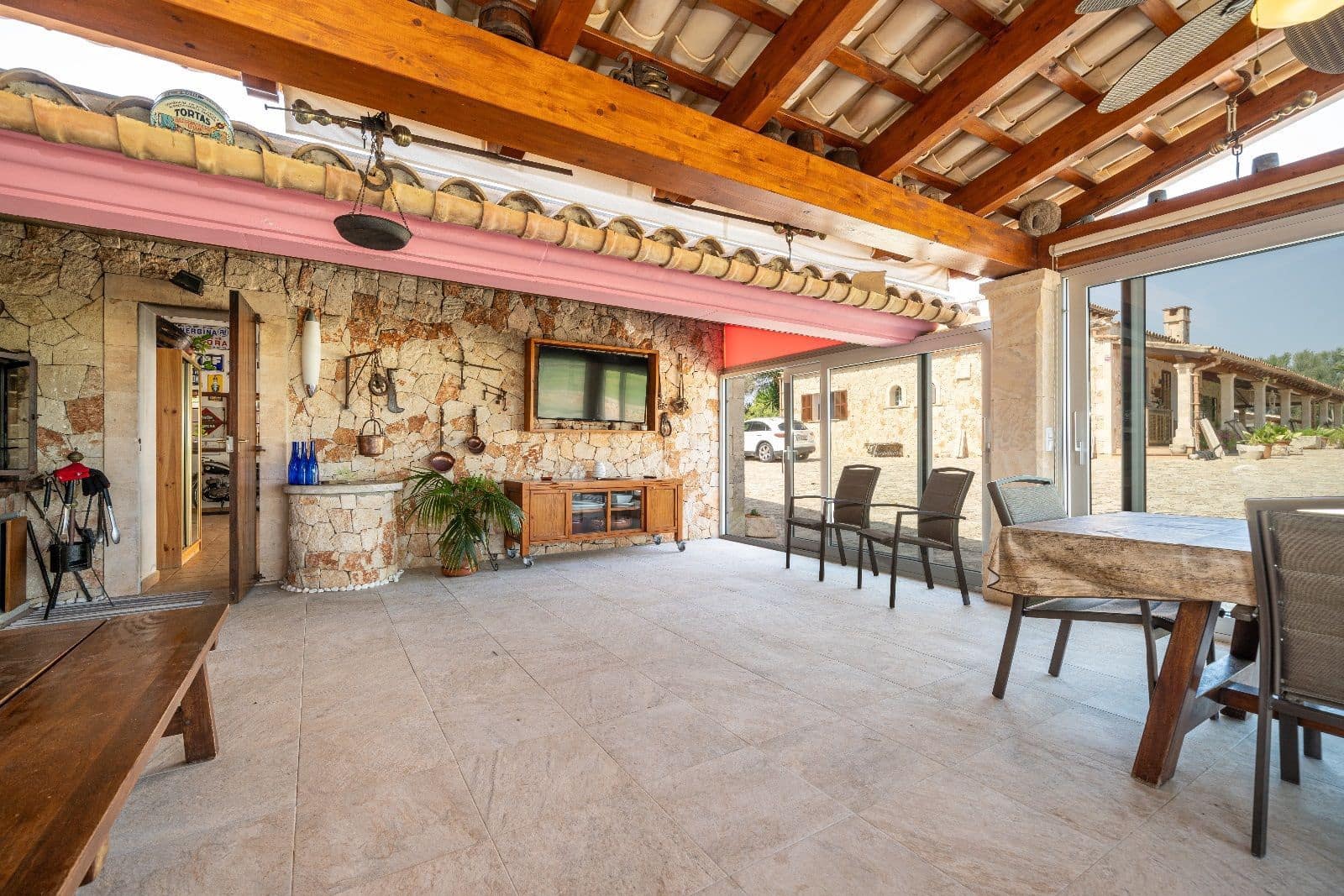 4 soveværelse Villa til salg i Ca'n Picafort med swimmingpool garage - € 1.999.900 (Ref: 9359561)