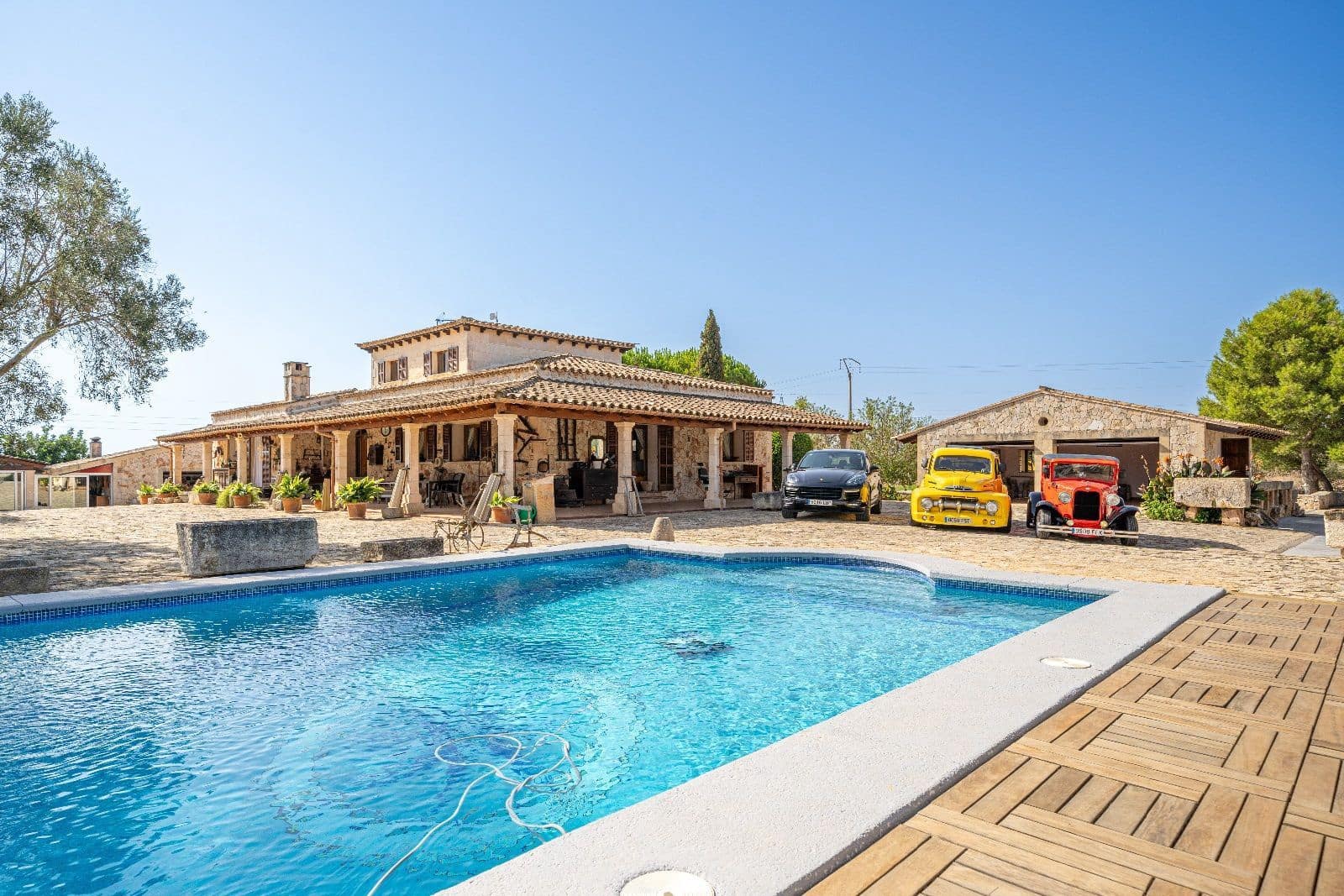 4 soveværelse Villa til salg i Ca'n Picafort med swimmingpool garage - € 1.999.900 (Ref: 9359561)