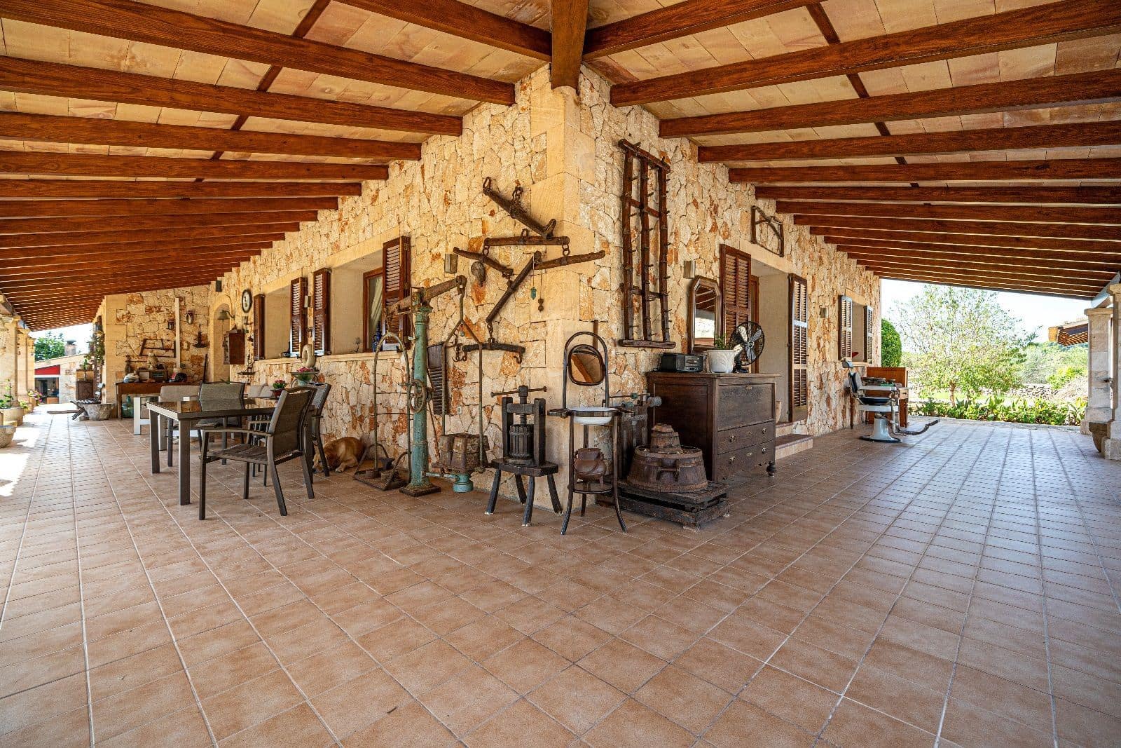 4 makuuhuone Huvila myytävänä paikassa Ca'n Picafort mukana uima-altaan 
autotalli - 1 999 900 € (Ref: 9359561)