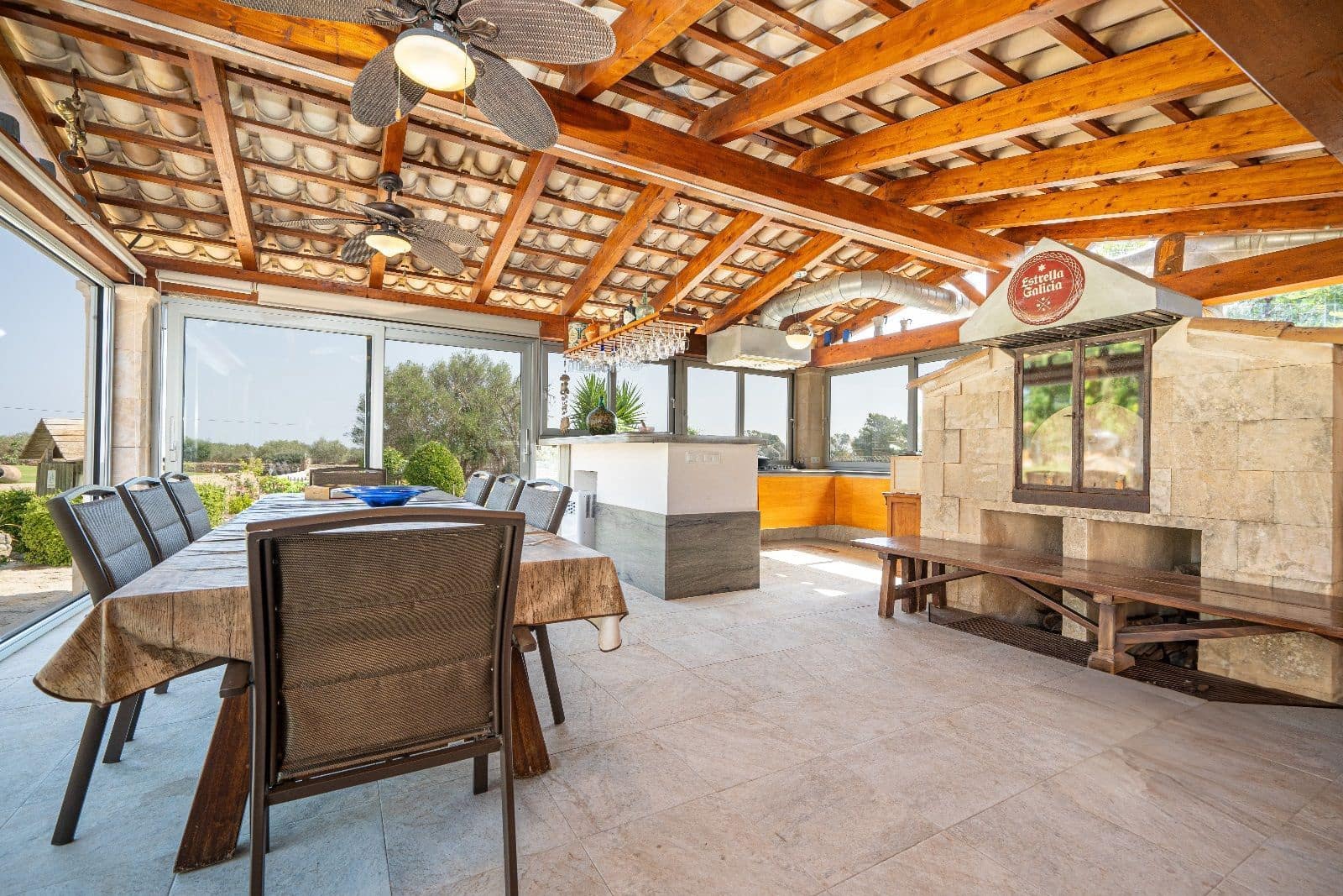 4 makuuhuone Huvila myytävänä paikassa Ca'n Picafort mukana uima-altaan 
autotalli - 1 999 900 € (Ref: 9359561)