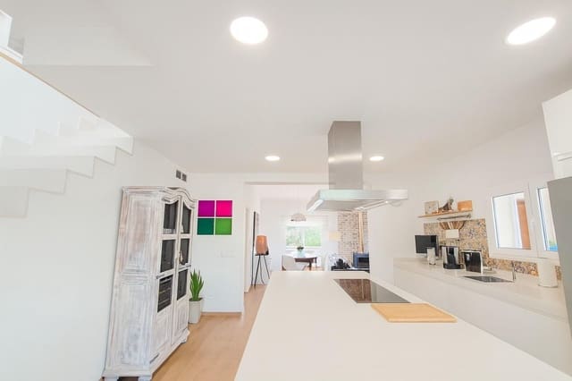 8 soveværelse Finca/Landehus til salg i Moscari, Selva med swimmingpool - € 995.000 (Ref: 9367482)