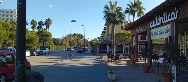 Commercieel te huur in Platja d'Alcúdia, Alcúdia - € 1.700 (Ref: 9440090)