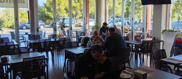 Commercieel te huur in Platja d'Alcúdia, Alcúdia - € 1.700 (Ref: 9440090)