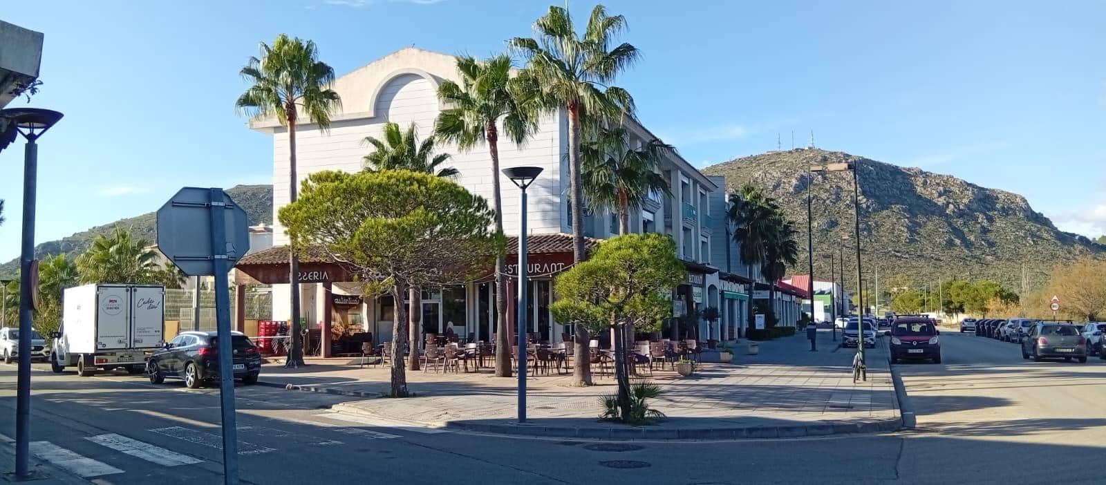 Commercial for rent in Alcudia - € 1,700 (Ref: 9440090)
