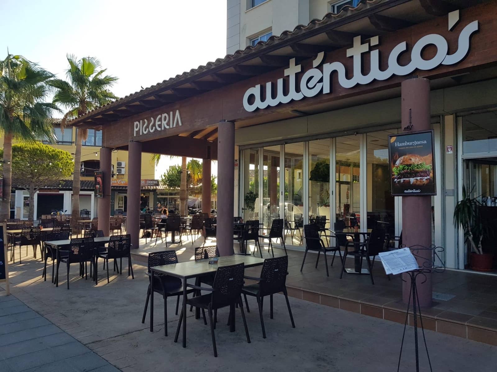 Commercial for rent in Alcudia - € 1,700 (Ref: 9440090)