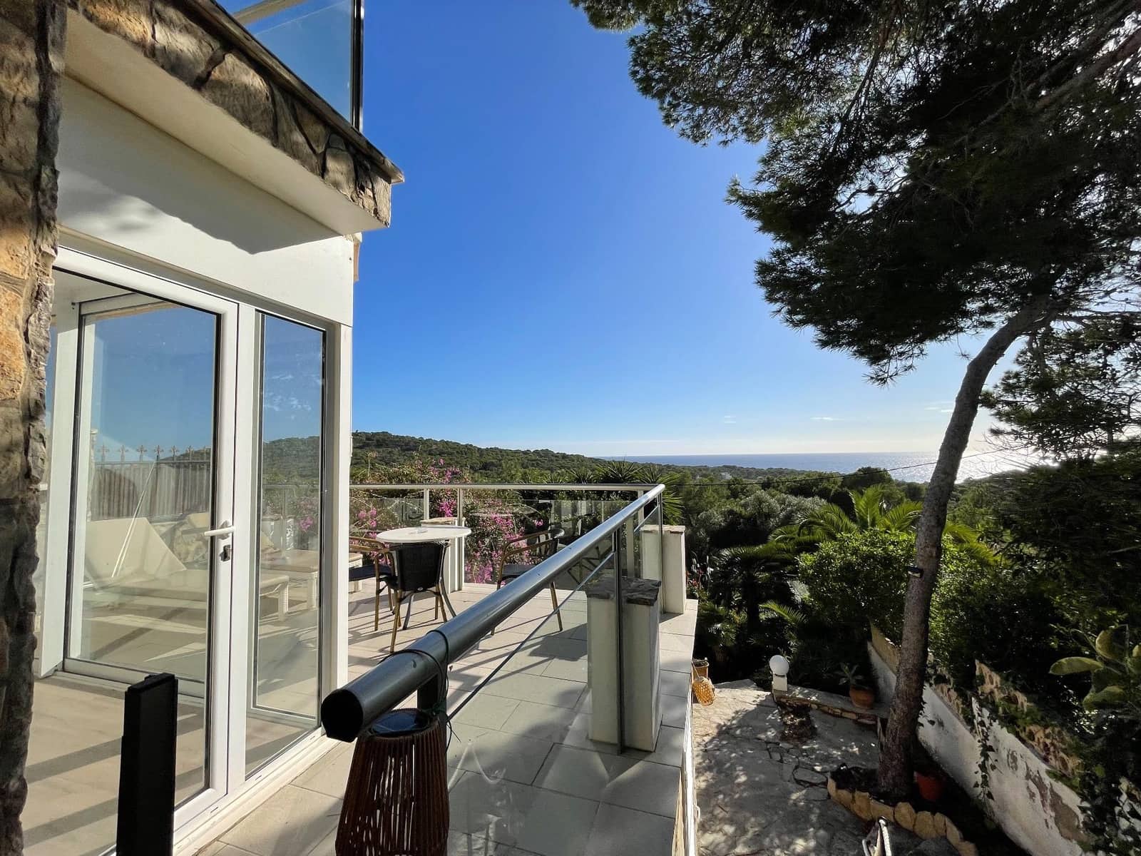 3 sypialnia Dom blizniak na sprzedaż w Cala Ratjada z garażem - 1 050 000 € (Ref: 9440093)