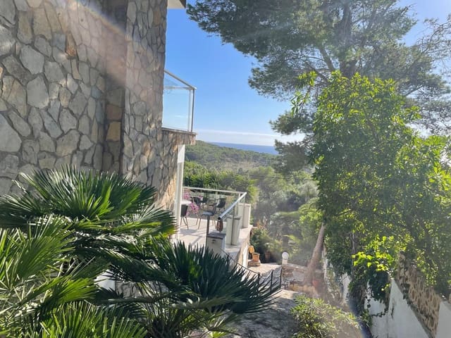 3 sypialnia Dom blizniak na sprzedaż w Cala Ratjada, Capdepera z garażem - 1 050 000 € (Ref: 9440093)