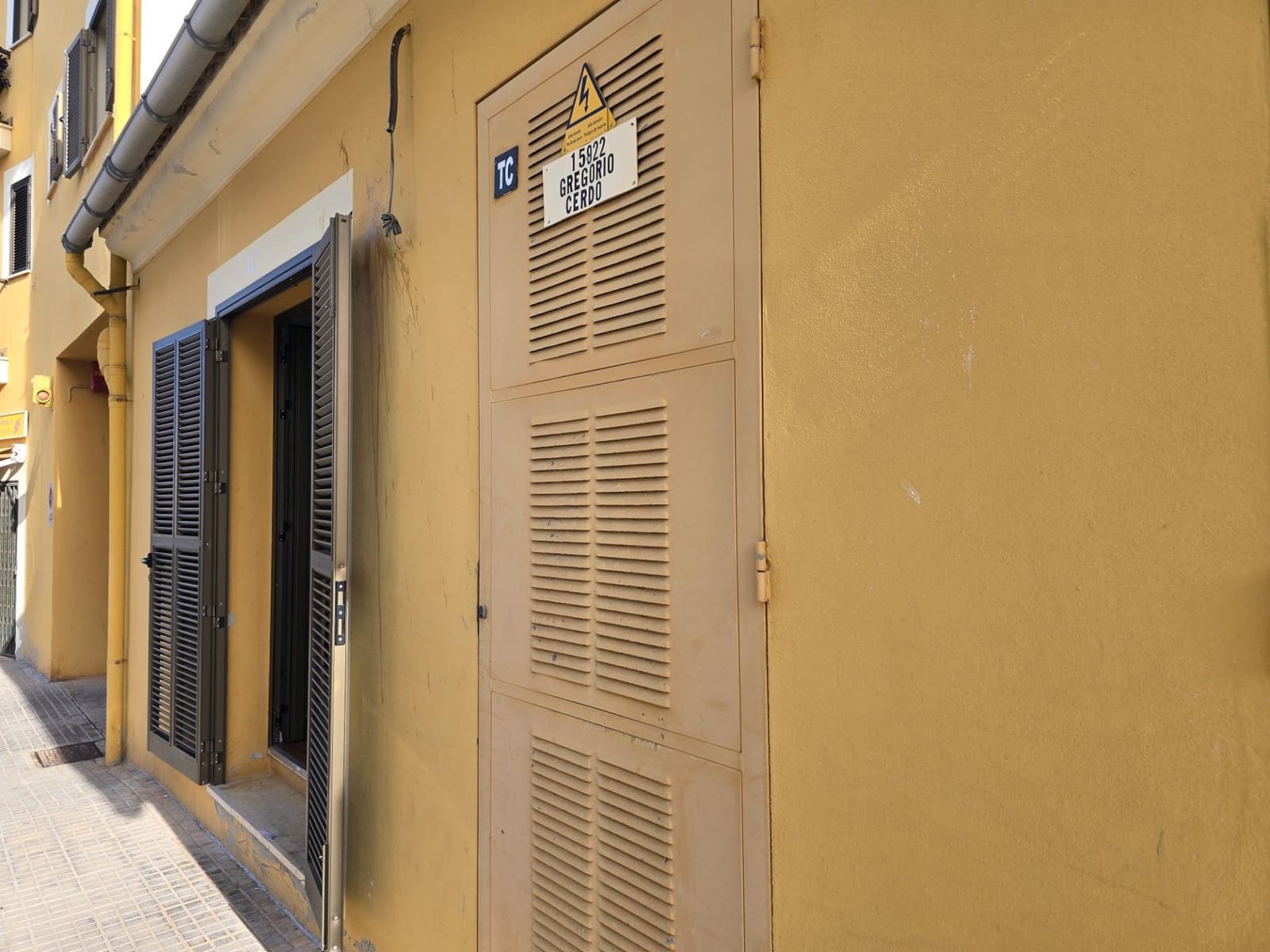 1 bedroom Commercial for sale in Muro - € 130,000 (Ref: 9446306)
