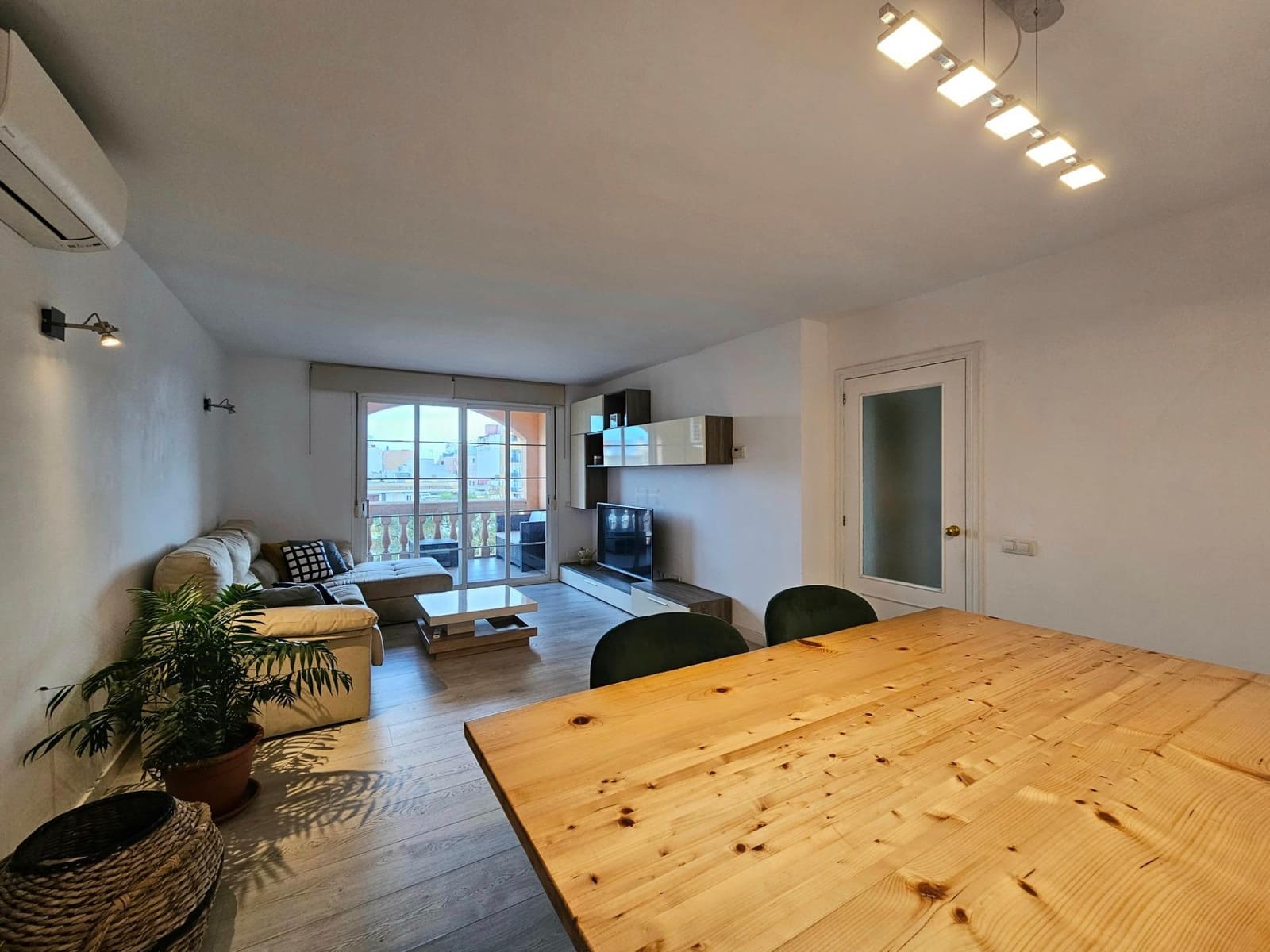 3 soveværelse Lejlighed til leje i Palma de Mallorca med swimmingpool garage - € 1.750 (Ref: 9601180)