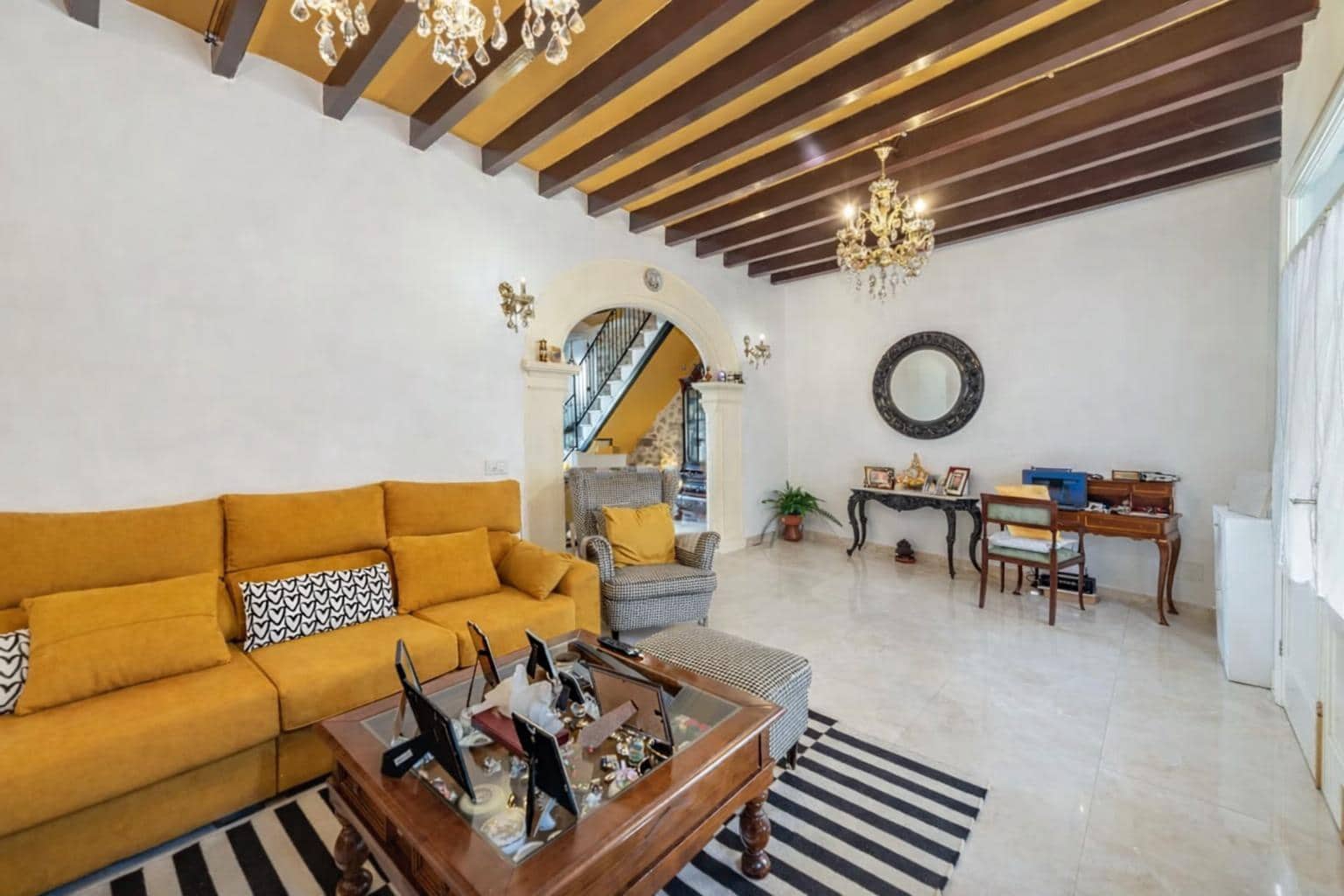 4 soveværelse Byhus til salg i Campanet - € 629.900 (Ref: 9721669)