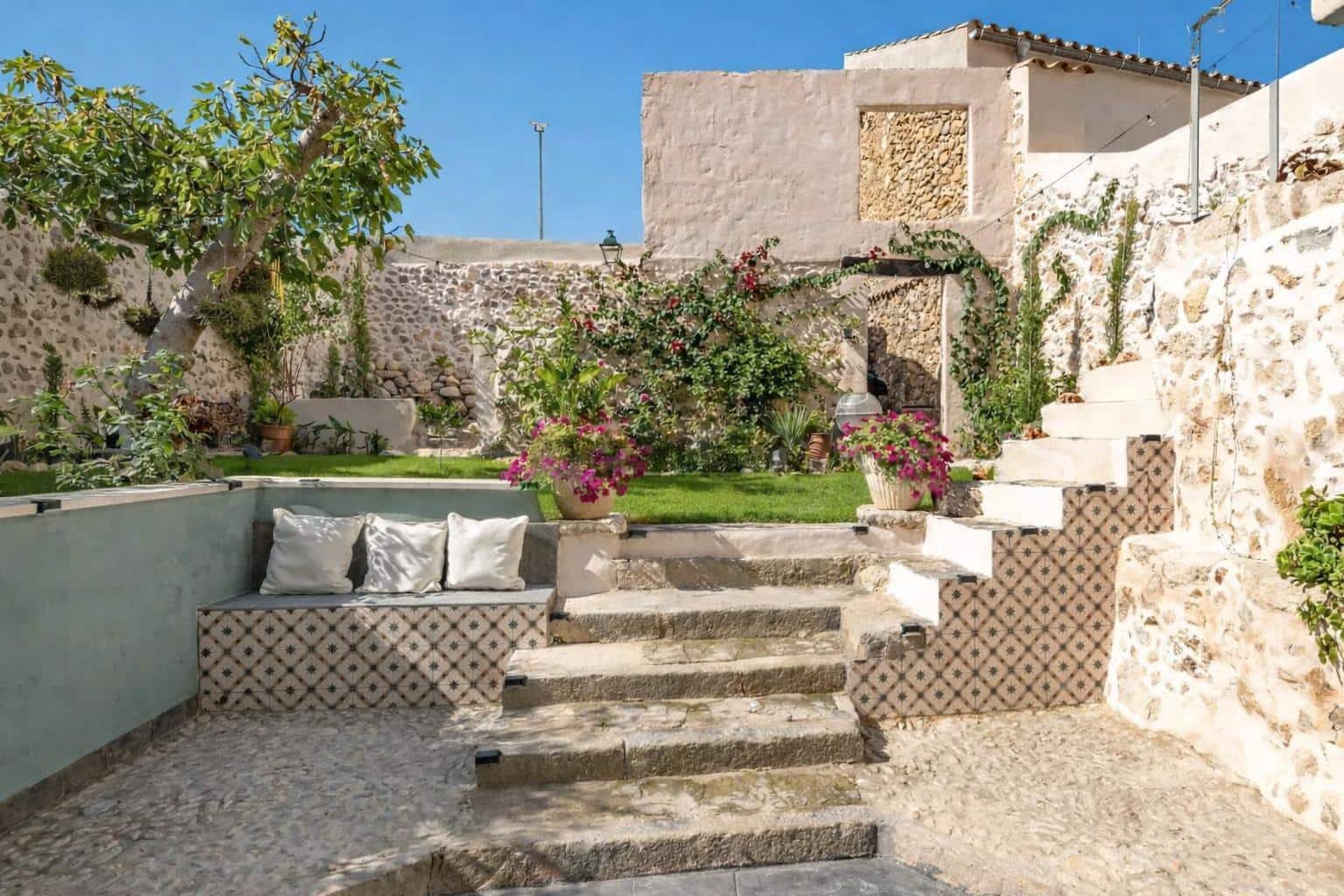 4 soveværelse Byhus til salg i Campanet - € 629.900 (Ref: 9721669)