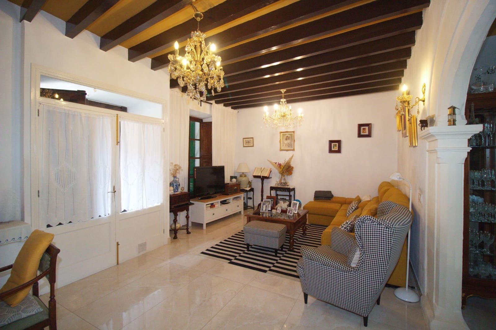 4 soveværelse Byhus til salg i Campanet - € 629.900 (Ref: 9721669)