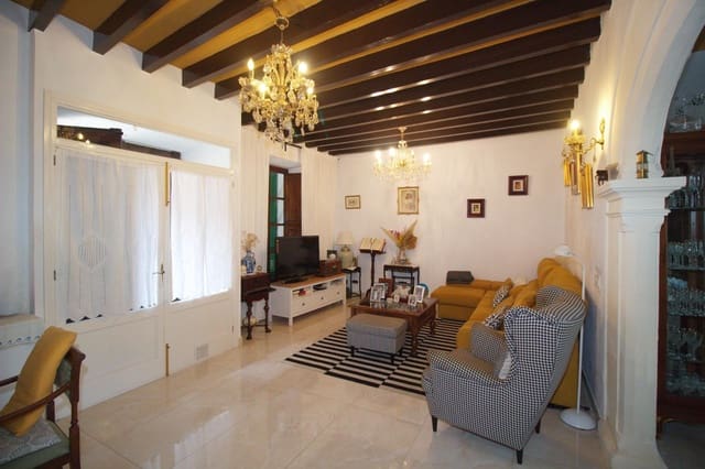 4 soveværelse Byhus til salg i Campanet - € 629.900 (Ref: 9721669)